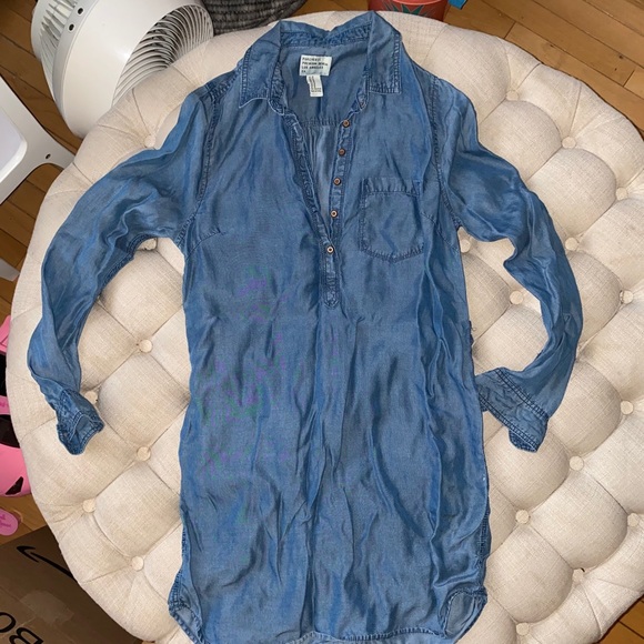 Dresses - Picture 6 of 8